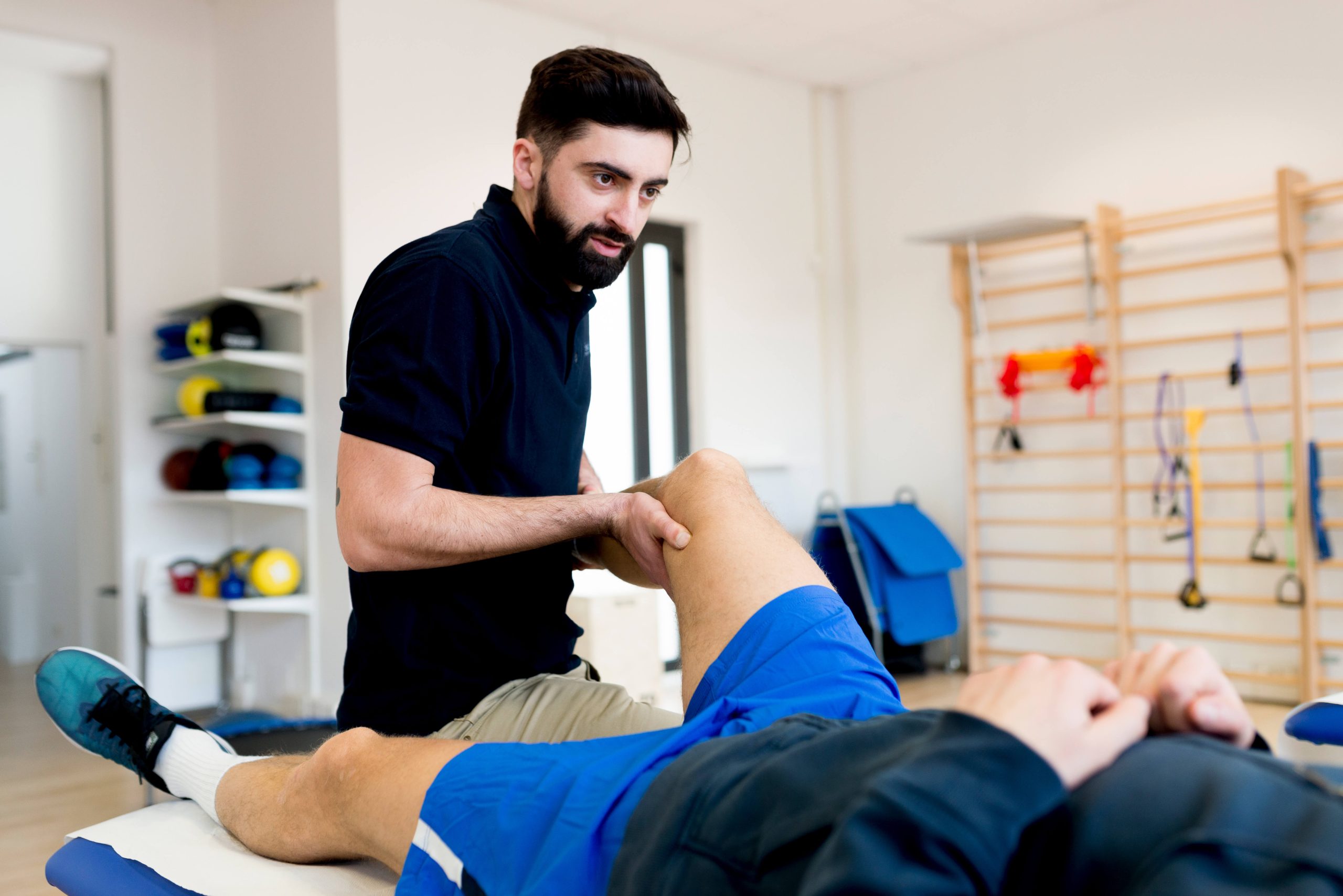 The top two things you should know about knee pain shutterstock 1078462259 scaled The top two things you should know about knee pain