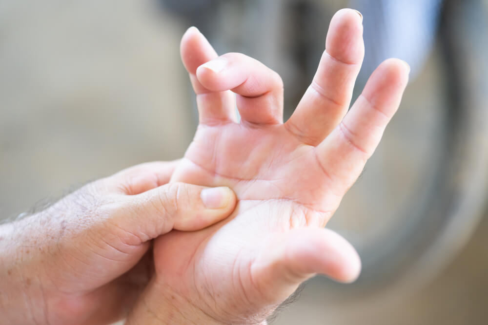 Two reasons finger bending hurts in Allison Park, PA