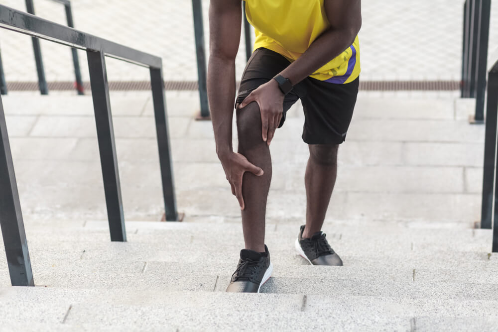 Three factors leading to knee pain when walking up stairs shutterstock 1086955133 Three factors leading to knee pain when walking up stairs