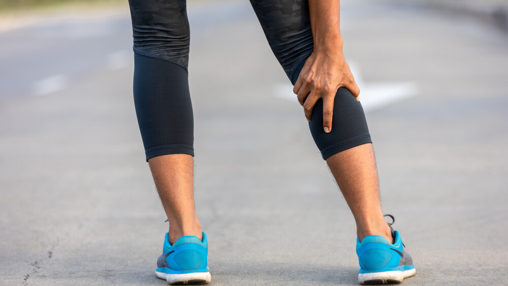 Three causes of pain behind the knee when walking shutterstock 1503391292 pain behind knee when walking