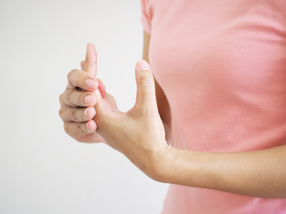 Why does my finger hurt when I bend it and how can physical therapists help me? shutterstock 2001780356 Why does my finger hurt when I bend it and how can physical therapists help me?