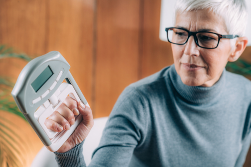 What a thumb arthritis test from a physical therapist may involve shutterstock 1645373038 What a thumb arthritis test from a physical therapist may involve