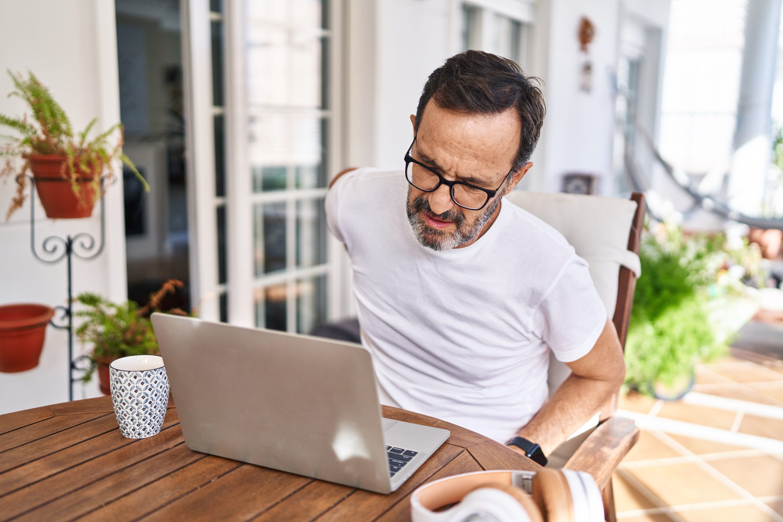 Middle Back Pain: Causes and Treatments for Back Pain Thoracic Spine AdobeStock 477904413 scaled Middle Back Pain: Causes and Treatments for Back Pain Thoracic Spine